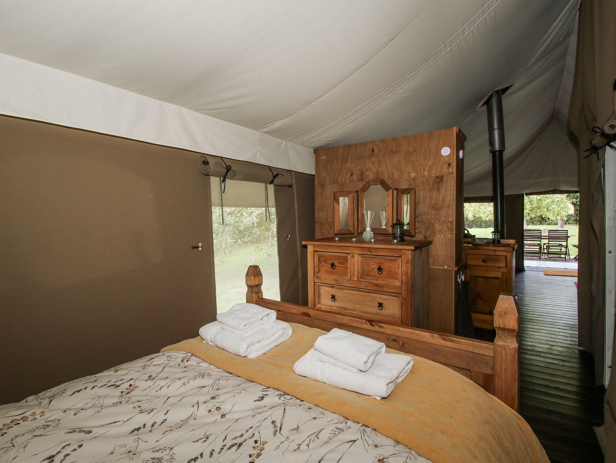 3 bedrooms, individually decorated, individually furnished