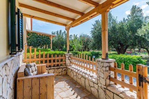 Country House 'Maisonette with Private Patio 1' with Mountain View, Wi-Fi and Air Conditioning