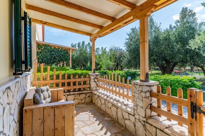 Country House 'Maisonette with Private Patio 1' with Mountain View, Wi-Fi and Air Conditioning
