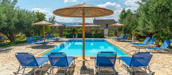 Country House 'Maisonette with Private Patio 3' with Mountain View, Wi-Fi and Air Conditioning