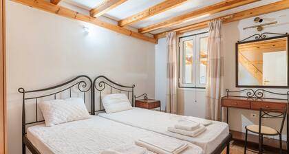 Casa de campo 'Maisonette con Patio Privado 4' con vistas a la montaña, Wi-Fi y aire acondicionado