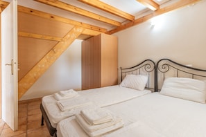 3 bedrooms, WiFi, bed sheets