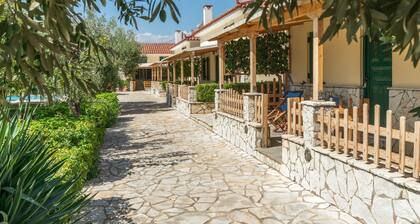 Country House 'Maisonette with Private Patio 5' with Mountain View, Wi-Fi and Air Conditioning