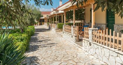 Country House 'Maisonette with Private Patio 5' with Mountain View, Wi-Fi and Air Conditioning