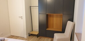 3 bedrooms, internet, bed sheets