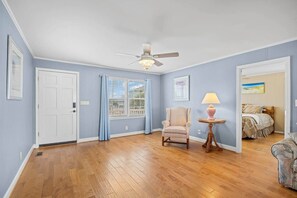 3 عدّة غرف نوم ومكواة/لوح كي وواي فاي مجانًا وملاءات أسرّة