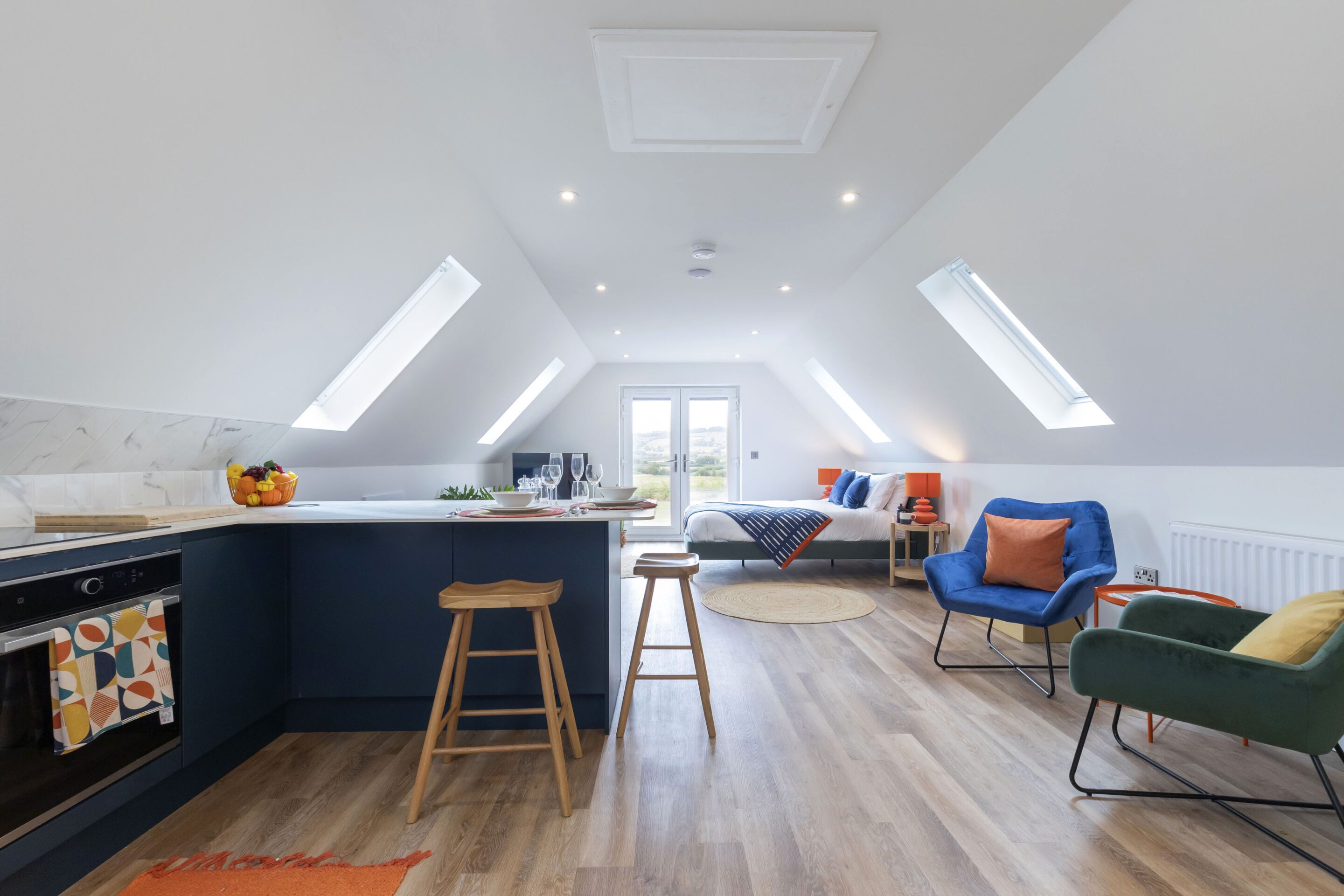 冷蔵庫、オーブン、コンロ、コーヒー / ティーメーカー