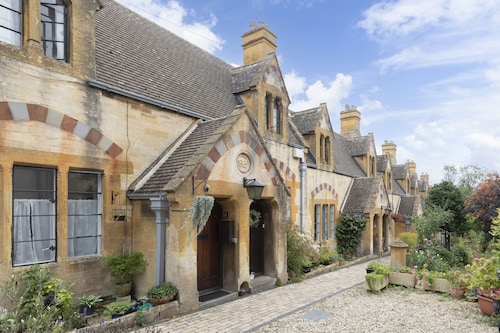 Beautiful Self Contained Annex in Toddington