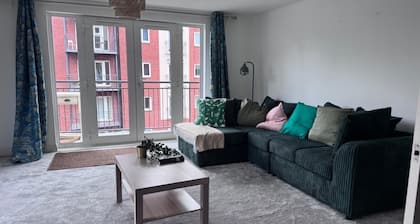 3bedr apartment Exeter city center. 3 minutes walk from Exeter Central station.