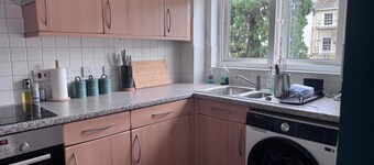 3bedr apartment Exeter city center. 3 minutes walk from Exeter Central station.