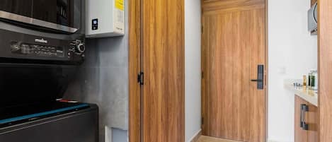 Suite estudio, 1 cama Queen size, acceso a la alberca, vista al océano (Harbor 171 Torre Norte 211) | Interior