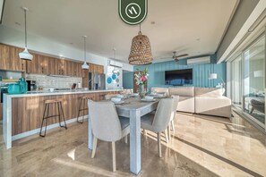 Appartement, plusieurs lits, cuisine, vue océan (Harbor 171 Torre Norte 101) | Intérieur
