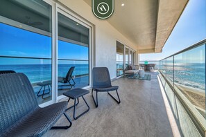Apartment, Multiple Beds, Kitchen, Ocean View (Harbor 171 Torre Norte 101) | Terrace/patio - Luxury 4 BR Condo Right Next to the Beach - Pools (Puerto Vallarta)