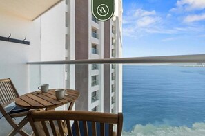 Suite estudio, 1 cama King size y sofá cama, balcón, vista al océano (Harbor 171 Torre Norte TNU11) | Vista desde la habitación