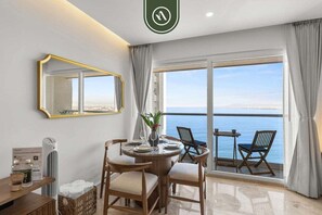 Studio, Multiple Beds, Balcony, Ocean View (Harbor 171 Torre Norte TNU11) | Dining