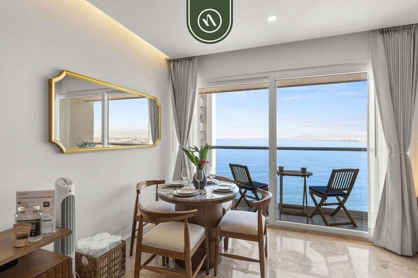 Suite estudio, 1 cama King size y sofá cama, balcón, vista al océano (Harbor 171 Torre Norte TNU11) | 1 habitación, decoración personalizada y muebles diferentes