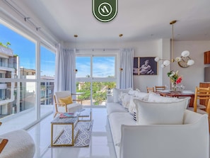 Apartment, 1 Double Bed, Kitchen, Ocean View (Grand Trianon 401) | Living area