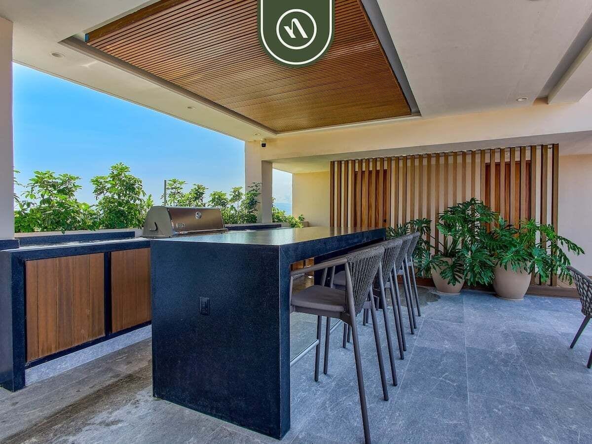 Apartment, 1 King Bed with Sofa bed, Jetted Tub, Ocean View (Maralma Indigo 306) | Outdoor dining