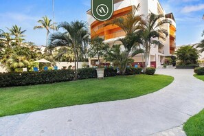 Exterior - Mexican 2 BR Condo in Hotel Zone - Near the Beach (Puerto Vallarta)