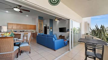 Condo, varias camas, Terraza, vista al océano (La Joya PV 510) | Interior