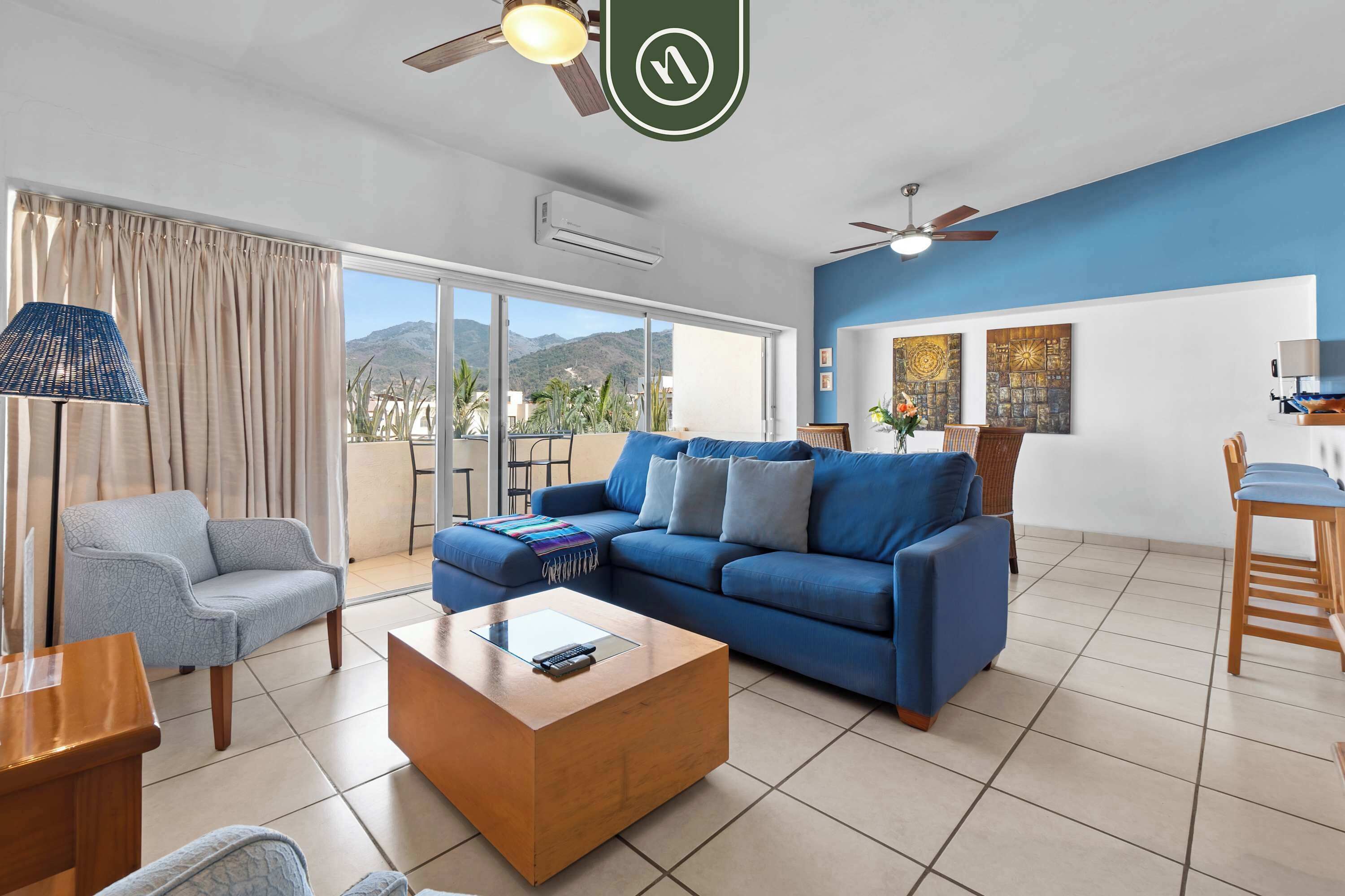 Departamento, varias camas, cocina, vista al océano (La Joya PV 510) | Área de sala de estar