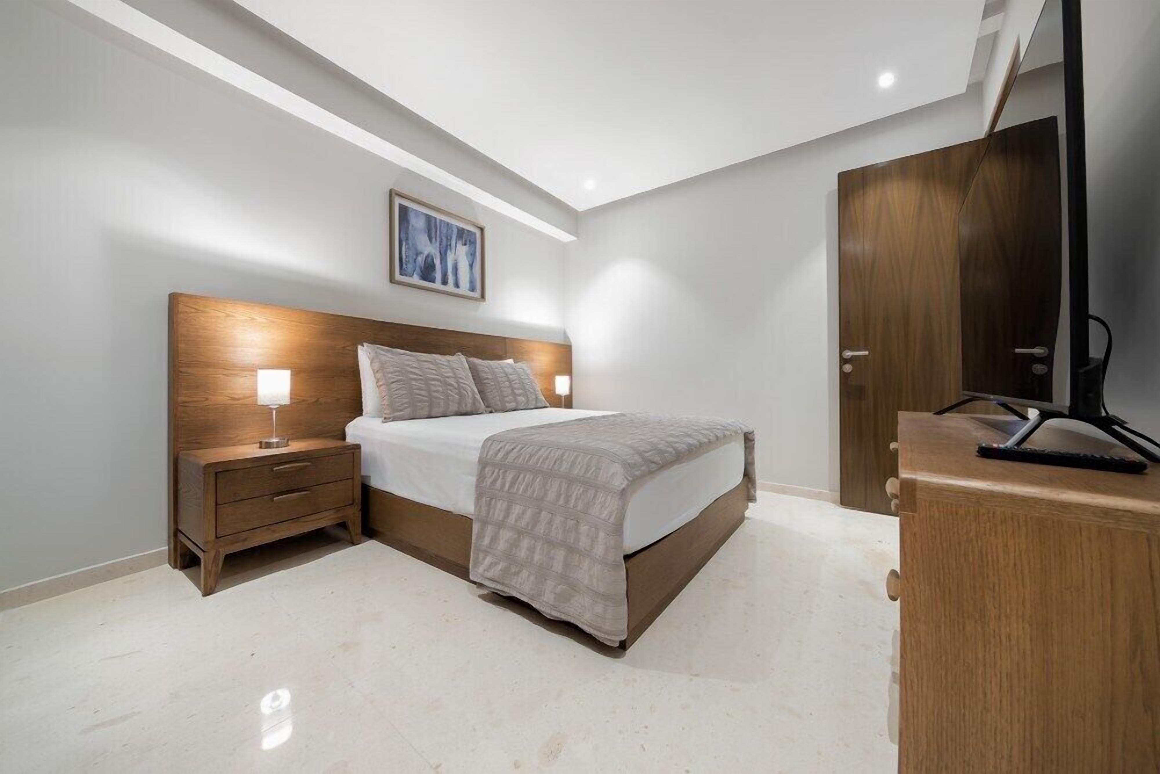 Condo, Multiple Beds, Pool Access, Beach View (Bolongo F2-003) | 4 bedrooms, individually decorated, individually furnished, bed sheets