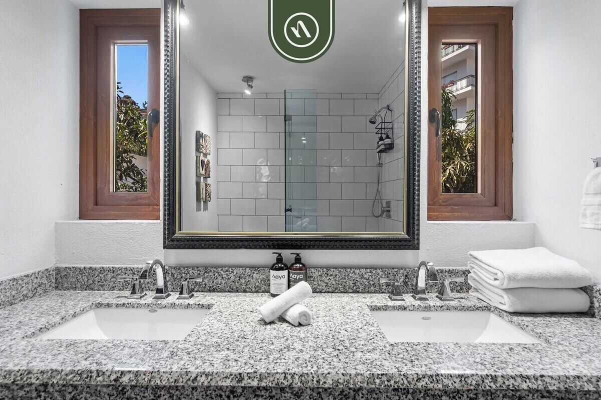 Departamento, varias camas, hidromasaje, vista al océano (Selva Romantica Safari 2) | Baño | Toallas 