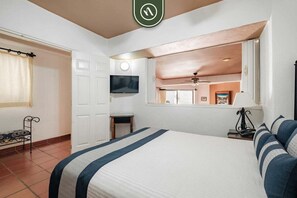 Bloc d'apartaments, 1 llit de matrimoni i sofà llit, balcó, vistes a l'oceà (One Beach Street 405 B) | 1 dormitori, decoració individual, mobiliari individual i roba de llit 