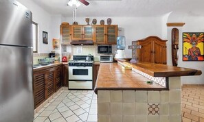 Appartement, Plusieurs lits, accès à la piscine, vue sur l’océan (902-VistadelSol) | Cuisine privée
