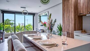 Apartment, Multiple Beds, Balcony, City View (Quadrant 2205) | Interior