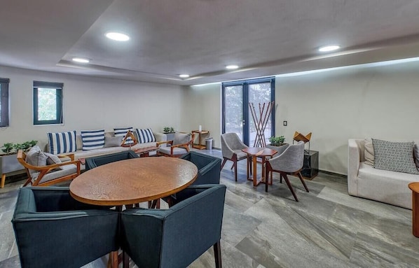 Apartment, Multiple Beds, Balcony, City View (Quadrant 2205) | Interior