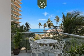 Condo, 1 King Bed with Sofa bed, Pool Access, Ocean View (Icon Vallarta T2 401) | Outdoor dining