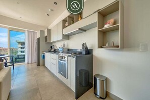 Apartment, 1 Queen Bed, Hot Tub, Beach View (Pavilion 604) | Private kitchen