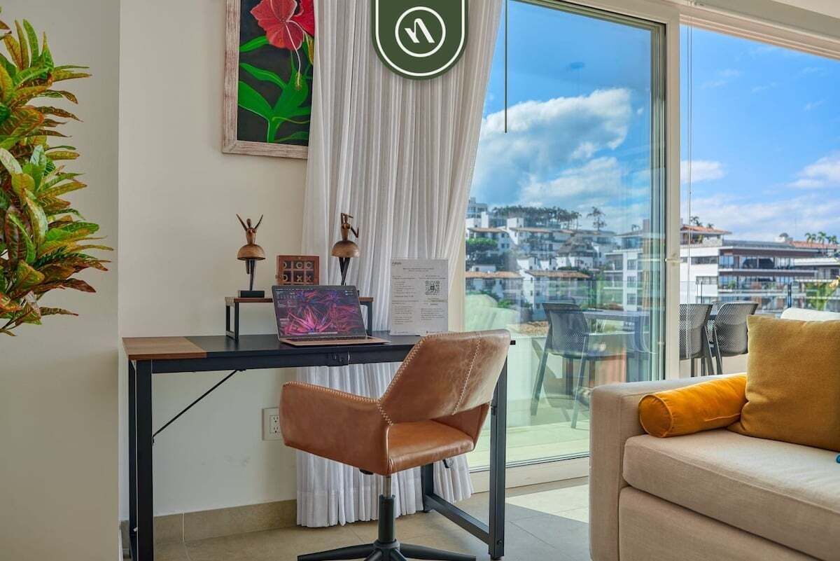 Departamento, 1 cama Queen size, hidromasaje, vista a la playa (Pavilion 604) | Área de sala de estar