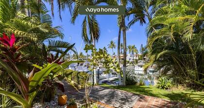 Cozy 3BR House - Front of Marina- Pool