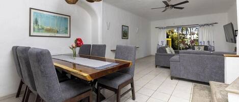 House, Multiple Beds, Pool Access, Pool View (36-Isla Iguana)