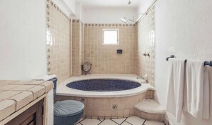 Apartment, Multiple Beds, Pool Access, Beach View (115-VistadelSol) | Bathroom | Towels