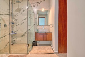 Appartement, 1 tweepersoonsbed, keuken, uitzicht op oceaan (609-Punto Madeira) | Badkamer | Handdoeken