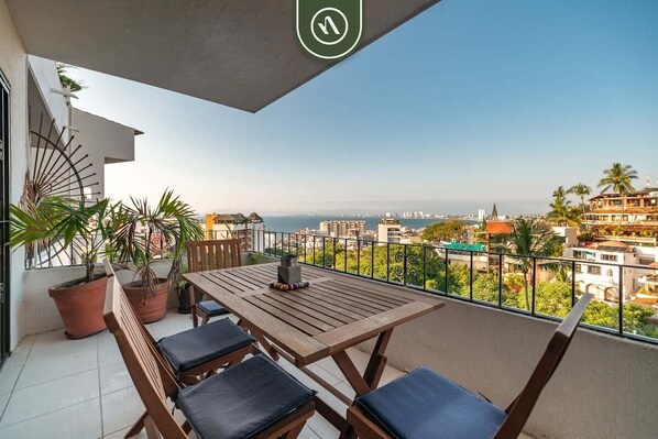 Condo, 1 King Bed with Sofa bed, Pool Access, Ocean View (Vista Mar 1) | Outdoor dining