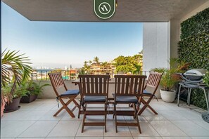 Condo, 1 cama King size y sofá cama, acceso a la alberca, vista al océano (Vista Mar 1) | Restaurante al aire libre