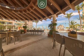 Apartment, Multiple Beds, Pool Access, Ocean View (DelCanto TA303) | Outdoor dining