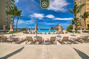 Pool - Oceanfront 2 BR Condo - Beach - Restaurant - Gym (Nuevo Nayarit)