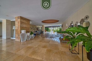 Interior - Oceanfront 2 BR Condo - Beach - Restaurant - Gym (Nuevo Nayarit)