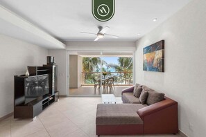 Living area - Oceanfront 2 BR Condo - Beach - Restaurant - Gym (Nuevo Nayarit)