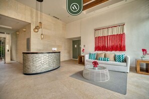 Apartment, Multiple Beds, Pool Access, Ocean View (DelCanto TA303) | Lobby