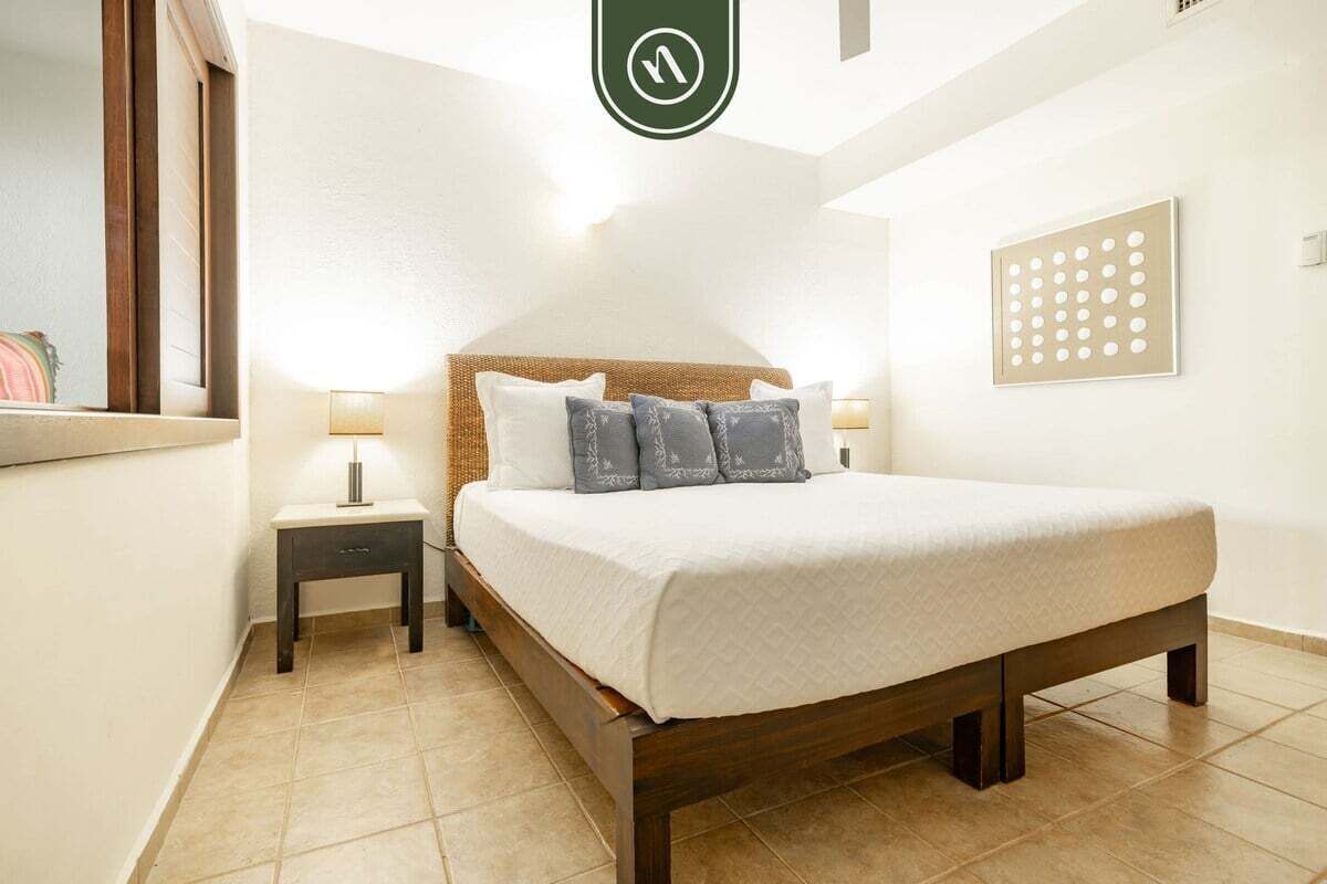 3 bedrooms, individually decorated, individually furnished, bed sheets