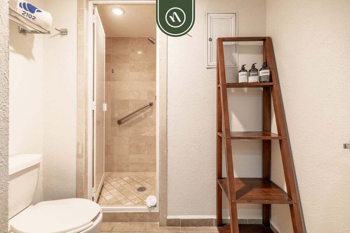 Apartment, Multiple Beds, Pool Access, Ocean View (Krystal Grand NV 2102) | Bathroom