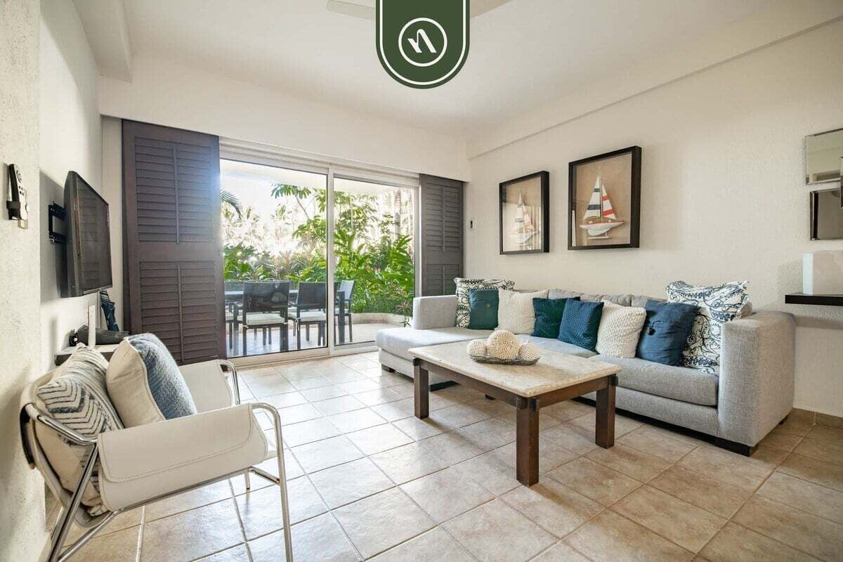 Apartment, Multiple Beds, Pool Access, Ocean View (Krystal Grand NV 2102) | Living area