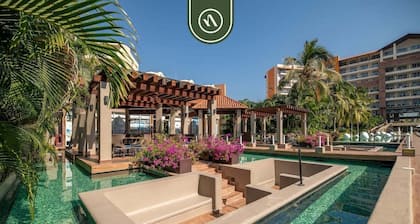 3BR Condo in the Krystal Grand Hotel - Beach