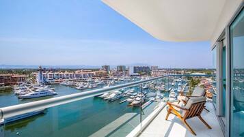 Appart'hôtel, 1 très grand lit, balcon (Nautico 8A) | Vue de la chambre